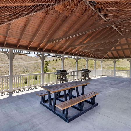 שלבי Comfort Inn & Suites Gateway To Glacier National Park מראה חיצוני תמונה
