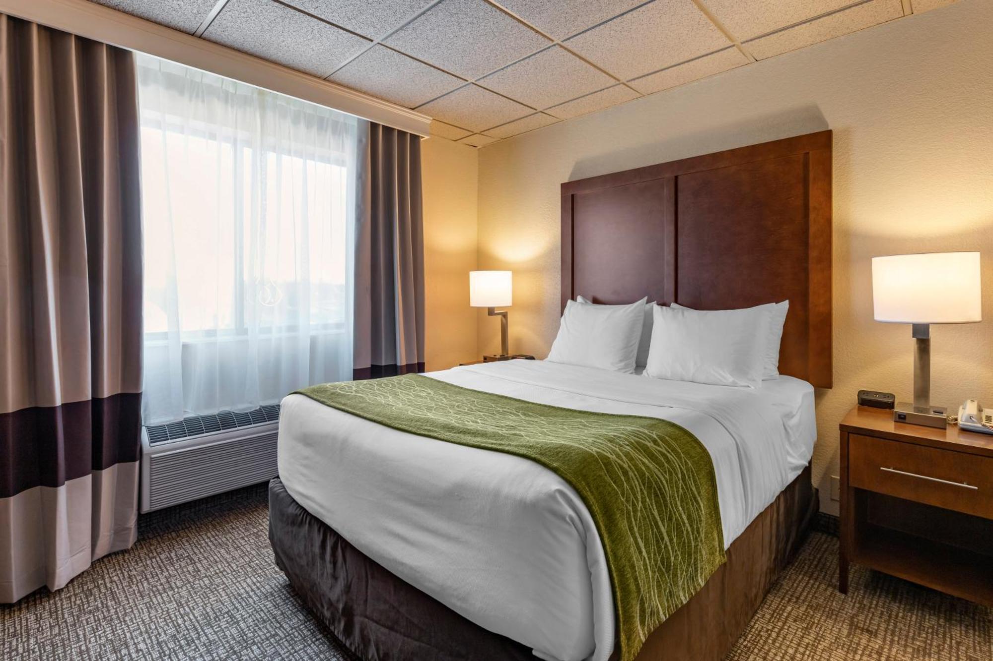 שלבי Comfort Inn & Suites Gateway To Glacier National Park מראה חיצוני תמונה