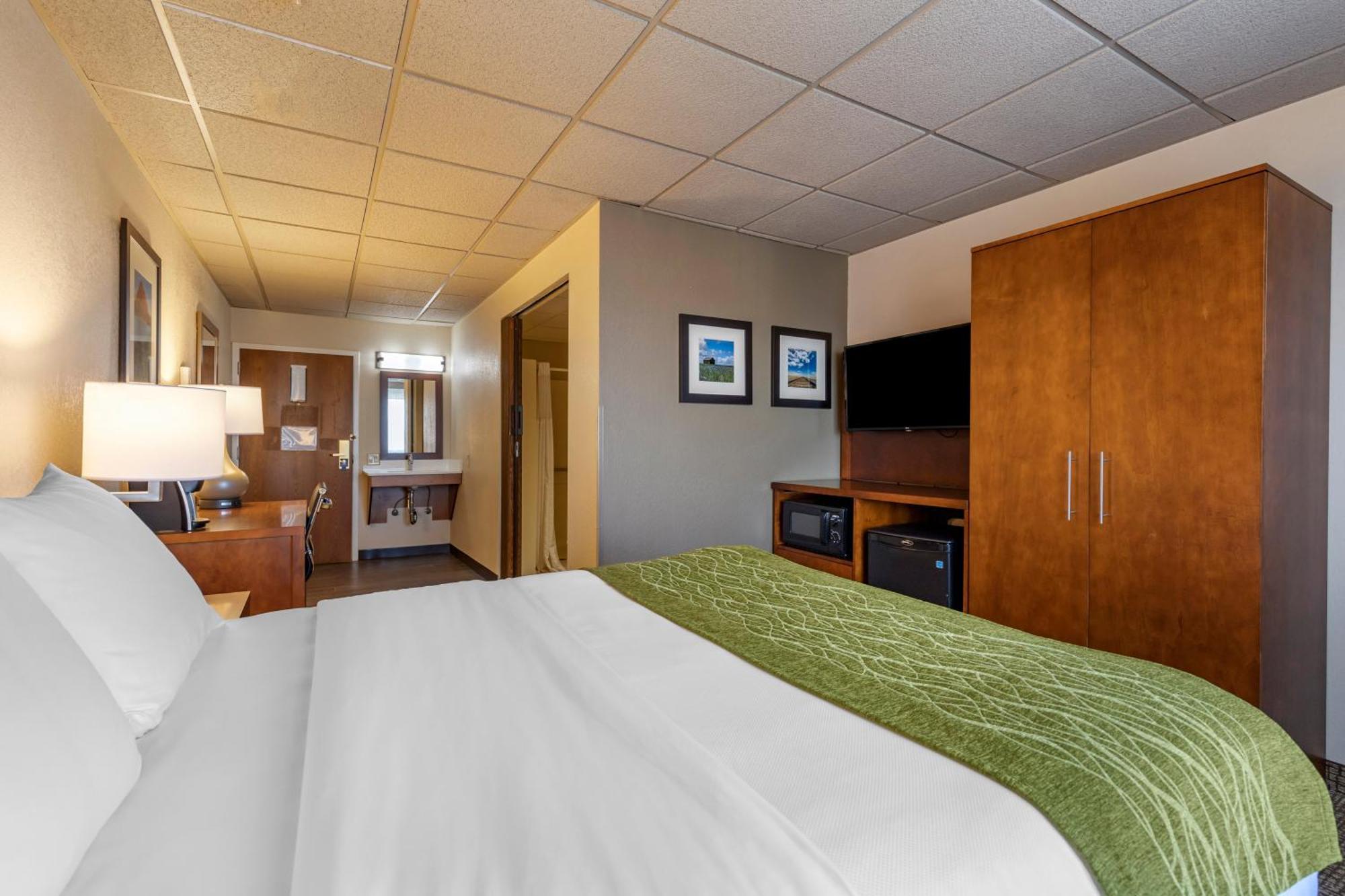 שלבי Comfort Inn & Suites Gateway To Glacier National Park מראה חיצוני תמונה