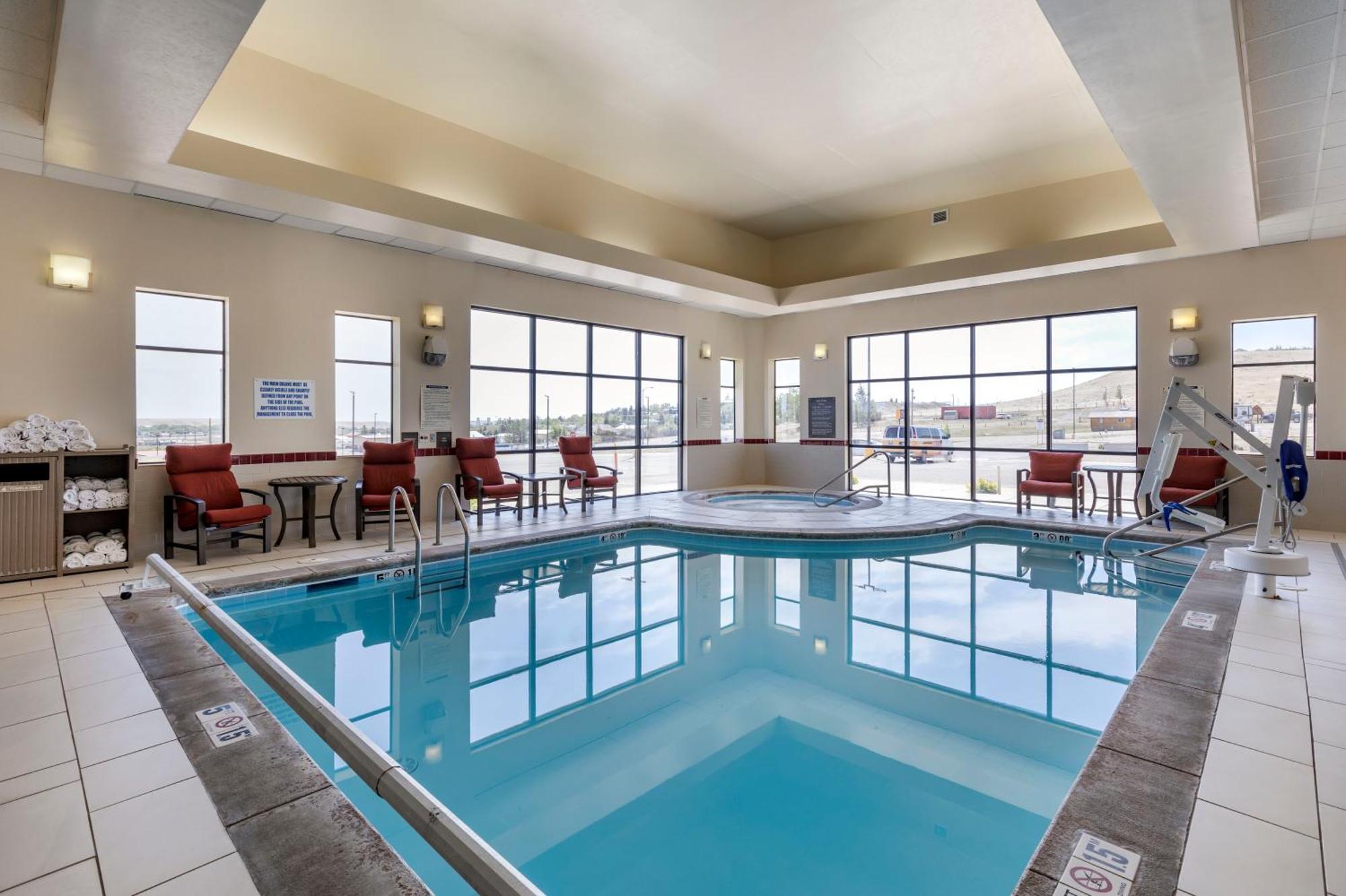 שלבי Comfort Inn & Suites Gateway To Glacier National Park מראה חיצוני תמונה