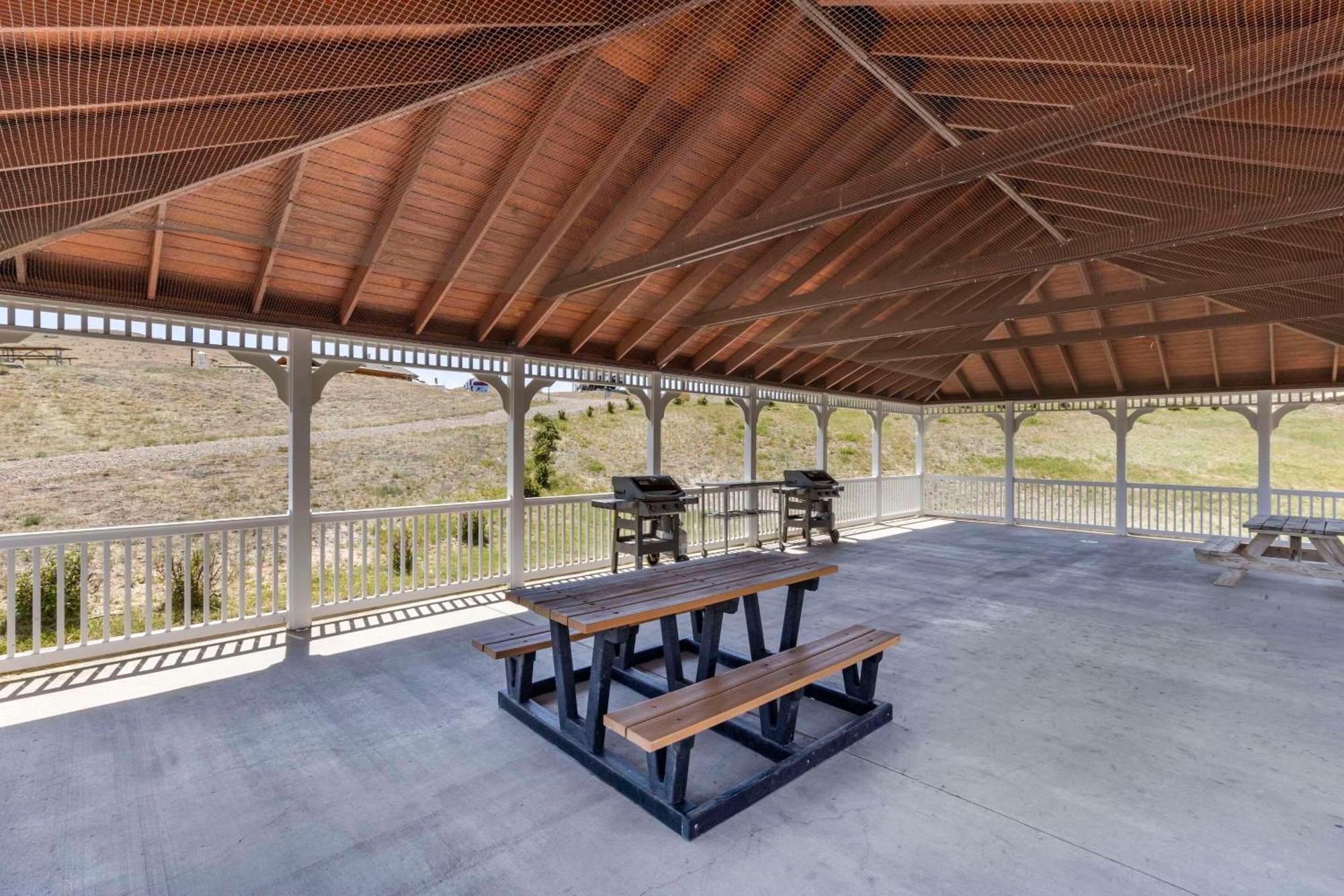 שלבי Comfort Inn & Suites Gateway To Glacier National Park מראה חיצוני תמונה