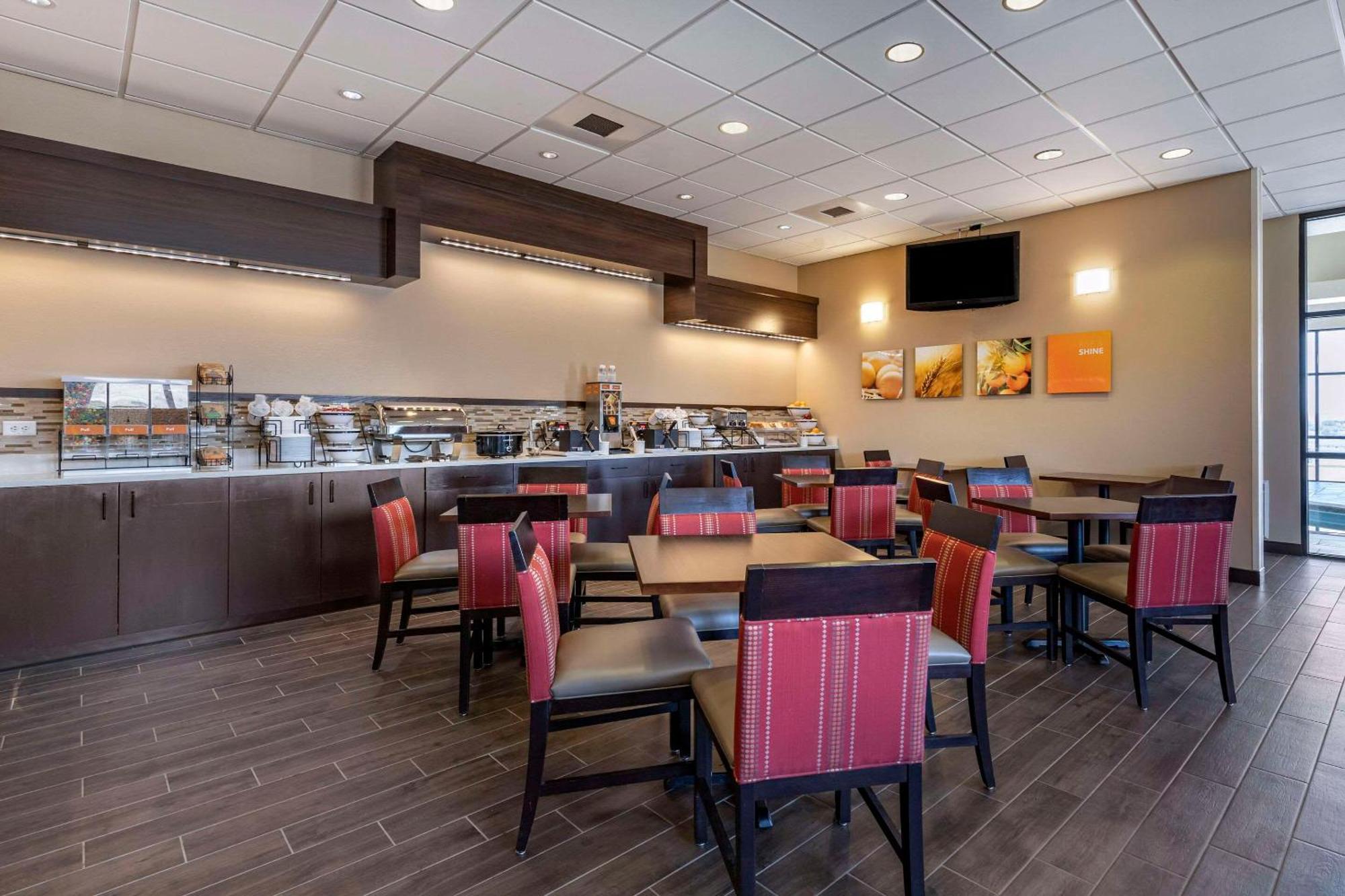 שלבי Comfort Inn & Suites Gateway To Glacier National Park מראה חיצוני תמונה