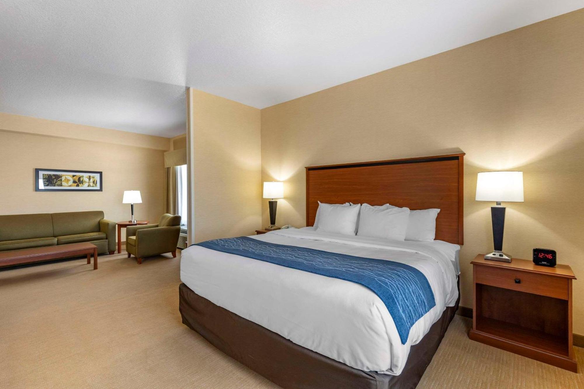 שלבי Comfort Inn & Suites Gateway To Glacier National Park מראה חיצוני תמונה