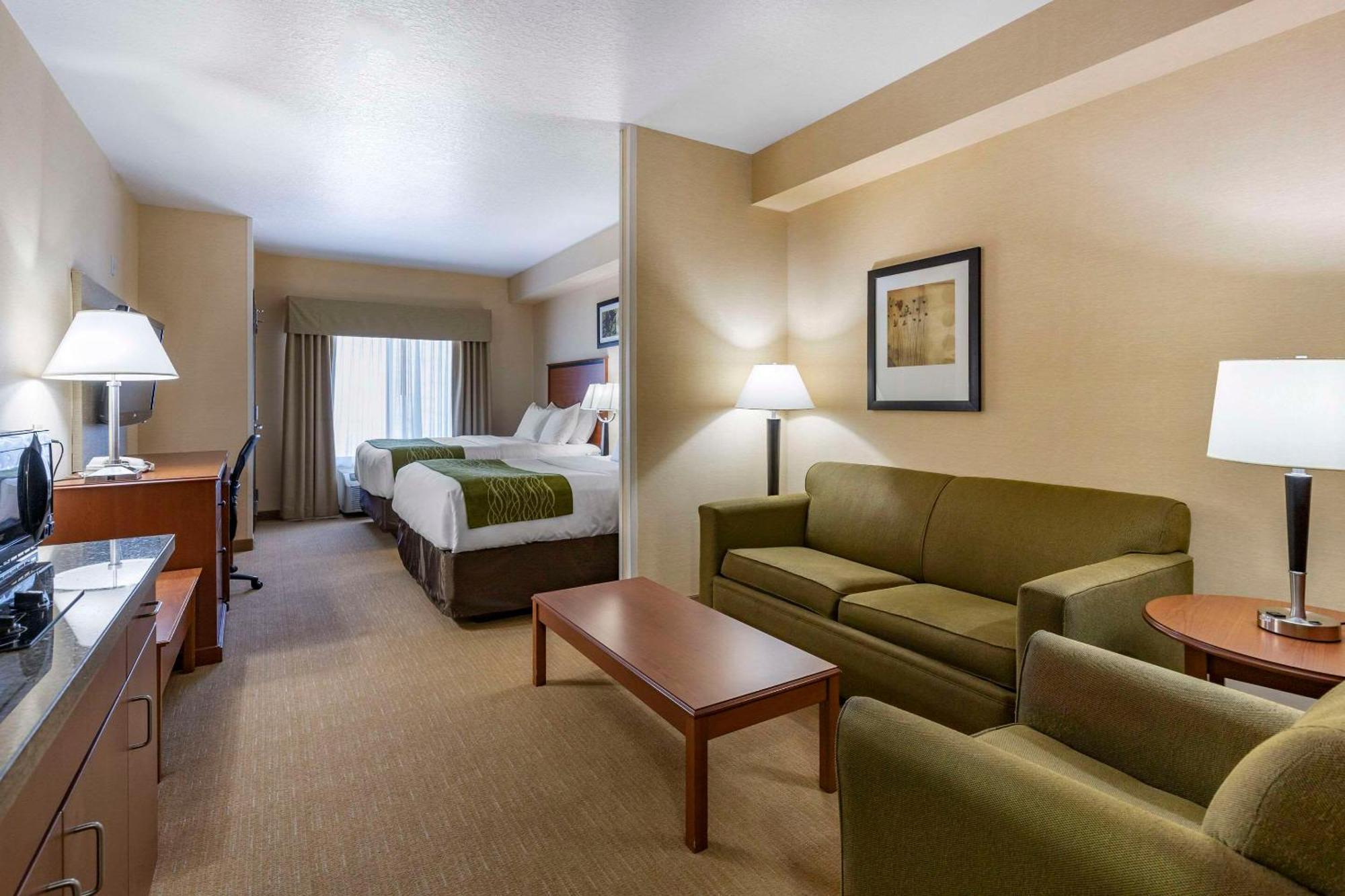 שלבי Comfort Inn & Suites Gateway To Glacier National Park מראה חיצוני תמונה