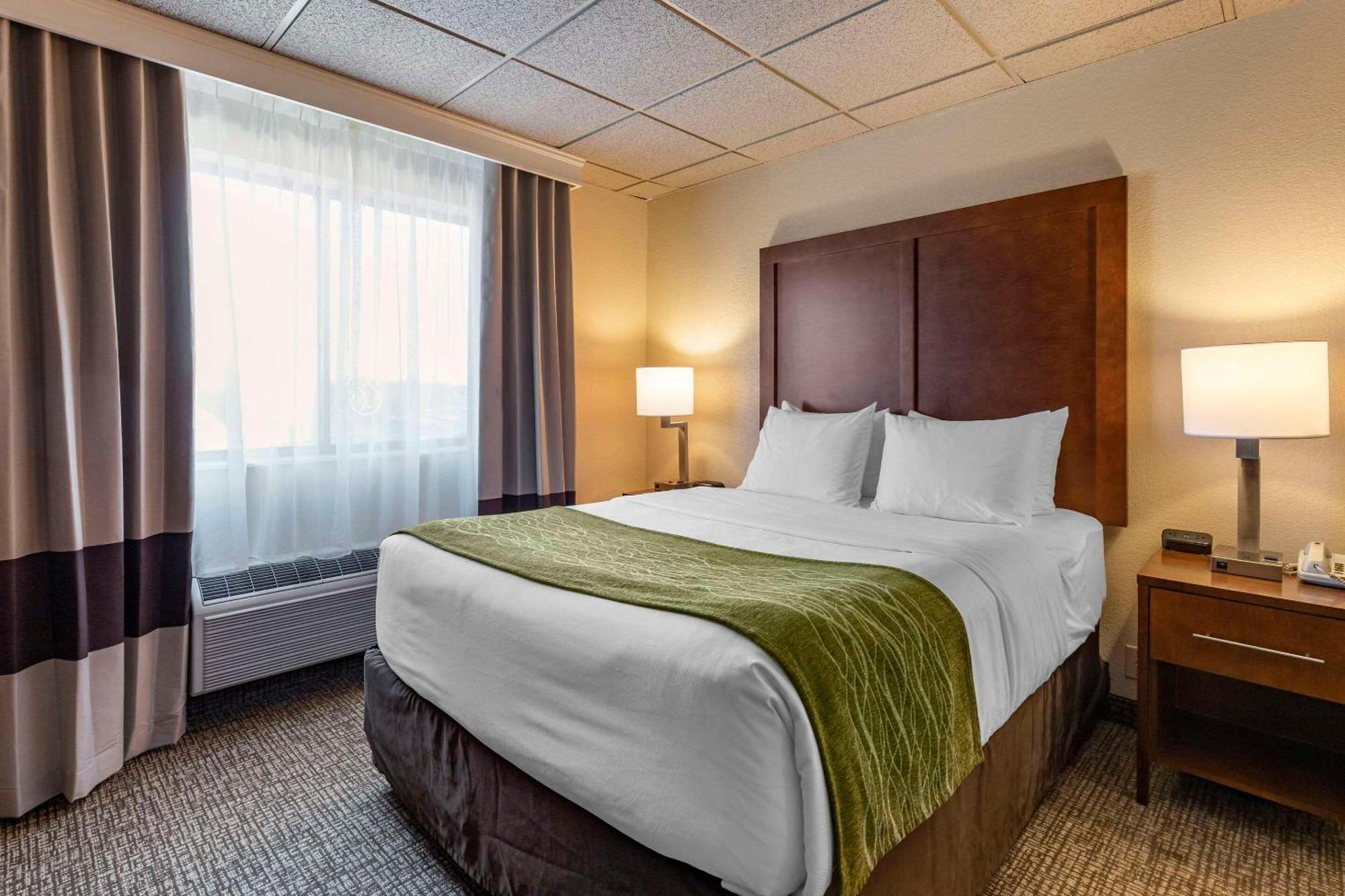 שלבי Comfort Inn & Suites Gateway To Glacier National Park מראה חיצוני תמונה