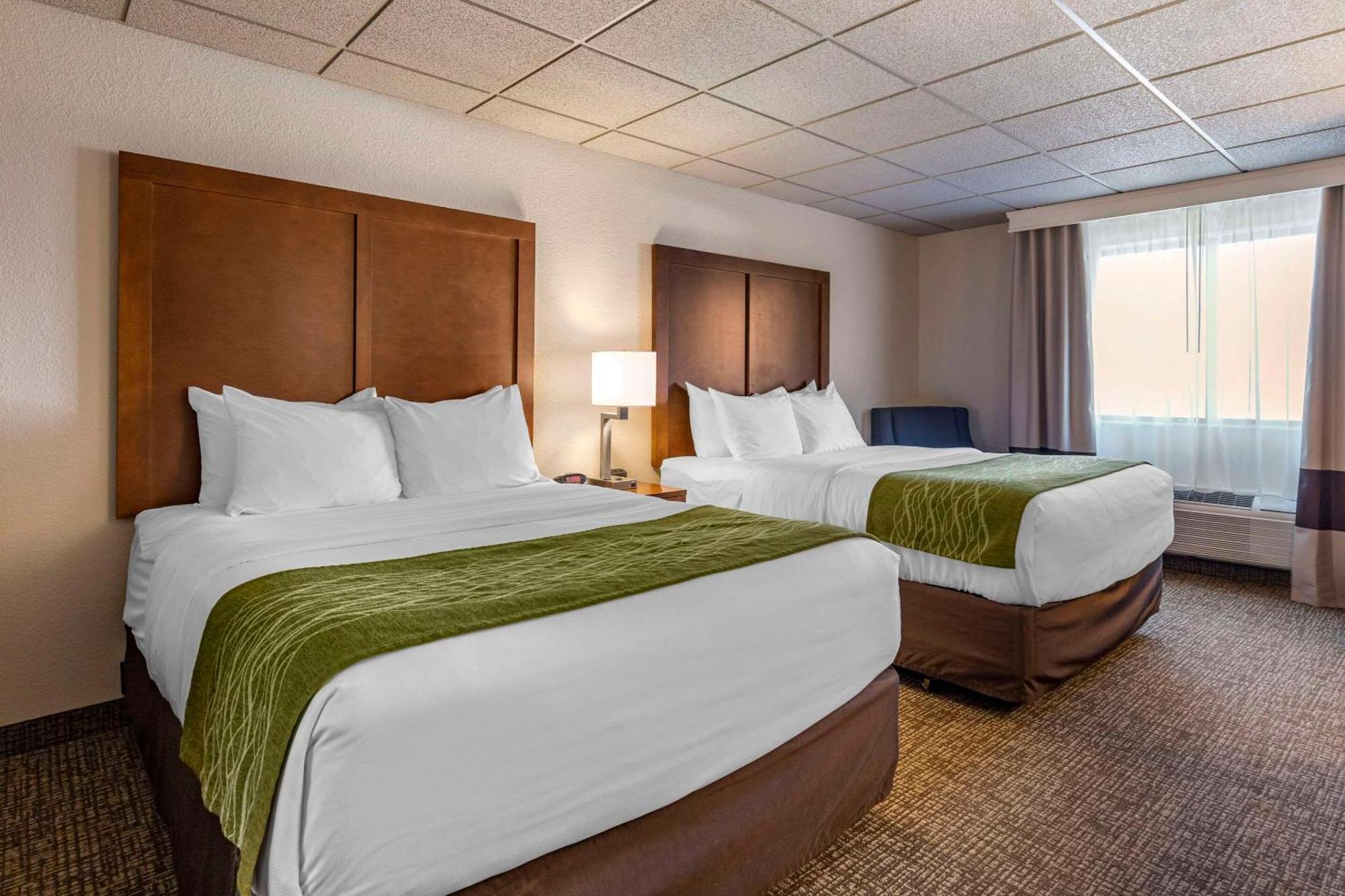 שלבי Comfort Inn & Suites Gateway To Glacier National Park מראה חיצוני תמונה