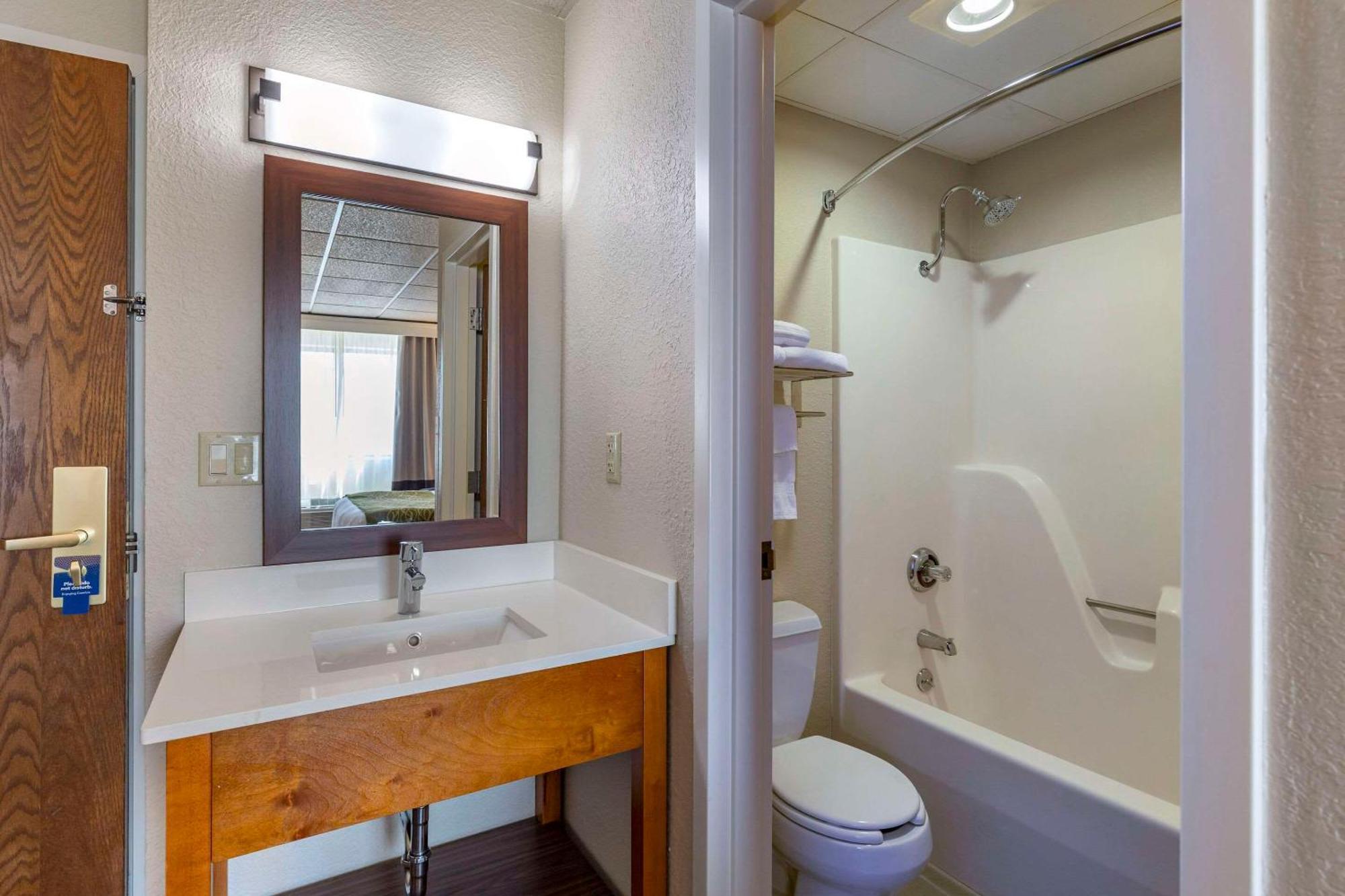 שלבי Comfort Inn & Suites Gateway To Glacier National Park מראה חיצוני תמונה