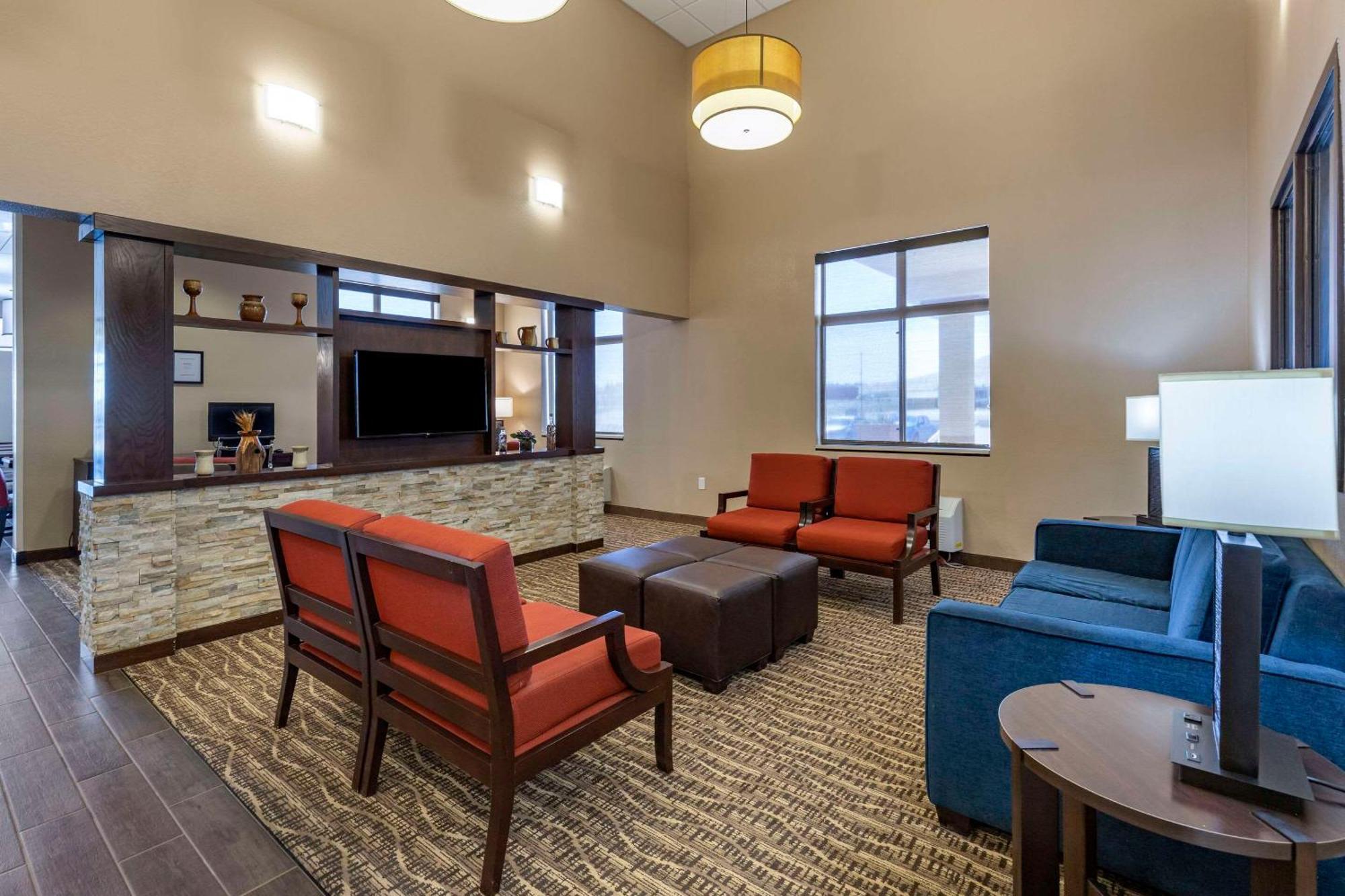 שלבי Comfort Inn & Suites Gateway To Glacier National Park מראה חיצוני תמונה