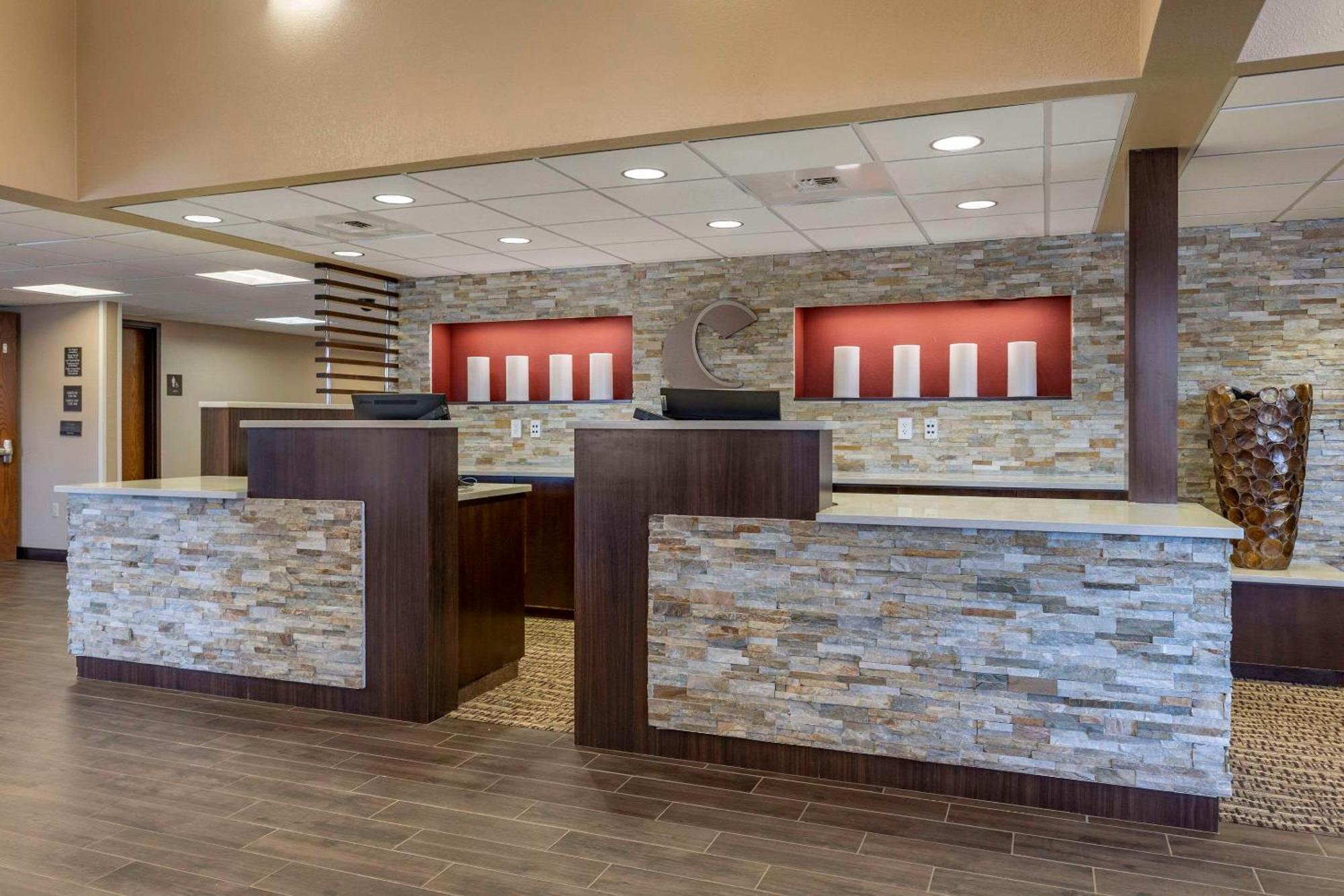 שלבי Comfort Inn & Suites Gateway To Glacier National Park מראה חיצוני תמונה